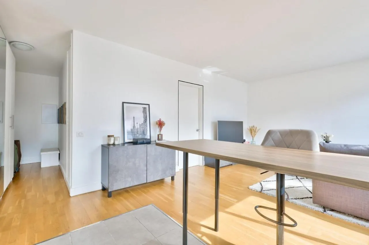 Bright Apartment For 4 - Paris 20E Nation