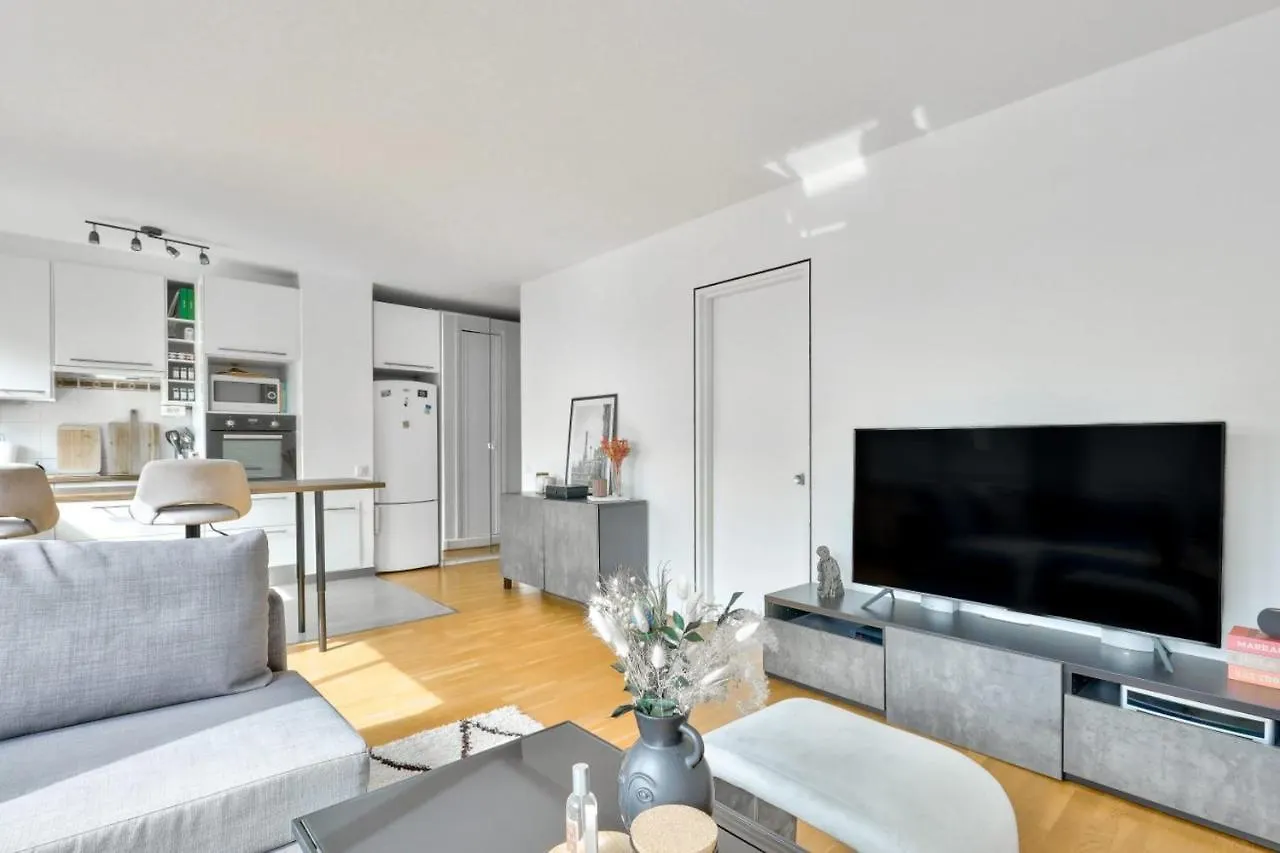 Bright Apartment For 4 - Paris 20E Nation France