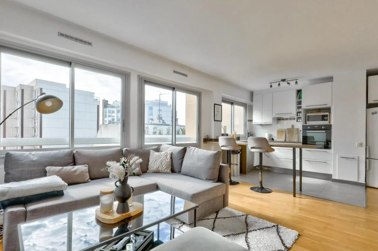 Bright Apartment For 4 - Paris 20E Nation contacts