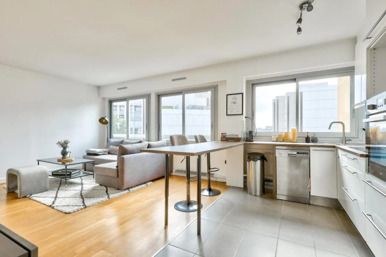 Bright Apartment For 4 - Paris 20E Nation